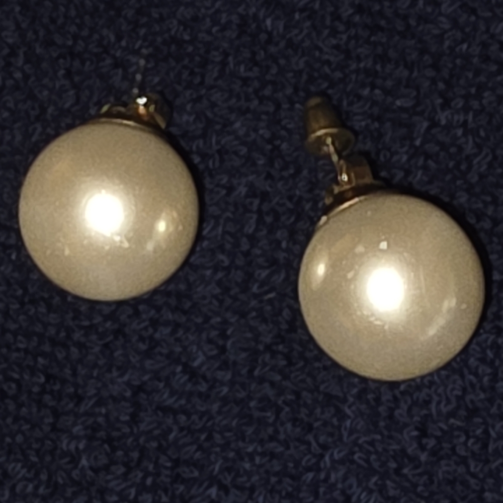 Classic Pearl Stud Earrings